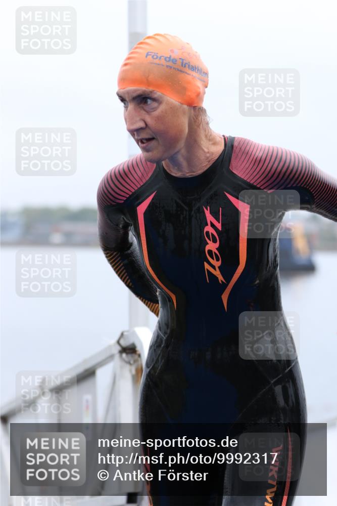16.08.2026 - KN Förde Triathlon 2026 Antke Förster http://msf.ph/oto/9992317 16.08.2026 09:11:03 Schwimmen 1, 110, 115, 119, 1, 112, 113, 117, 118, 122, 140 meine-sportfotos.de
