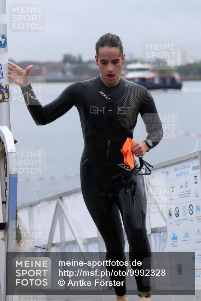 16.08.2026 - KN Förde Triathlon 2026 Antke Förster http://msf.ph/oto/9992328 16.08.2026 09:11:13 Schwimmen 1, 112, 113, 115, 119, 117, 118, 122, 133, 140 meine-sportfotos.de