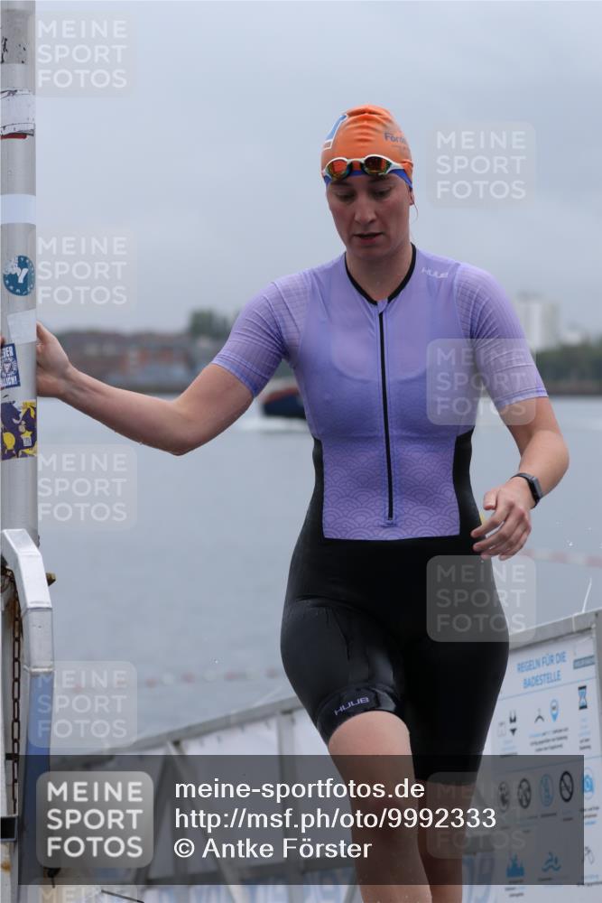 16.08.2026 - KN Förde Triathlon 2026 Antke Förster http://msf.ph/oto/9992333 16.08.2026 09:11:16 Schwimmen 1, 112, 113, 115, 118, 119, 117, 122, 133, 140, 142 meine-sportfotos.de