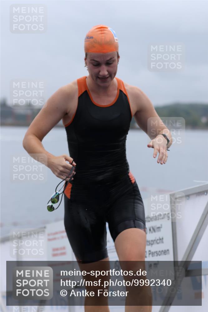 16.08.2026 - KN Förde Triathlon 2026 Antke Förster http://msf.ph/oto/9992340 16.08.2026 09:11:23 Schwimmen 1, 112, 113, 118, 119, 140, 117, 122, 133, 142 meine-sportfotos.de