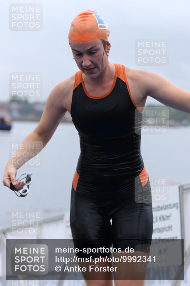 16.08.2026 - KN Förde Triathlon 2026 Antke Förster http://msf.ph/oto/9992341 16.08.2026 09:11:24 Schwimmen 1, 112, 113, 118, 119, 122, 140, 117, 122, 133, 142 meine-sportfotos.de