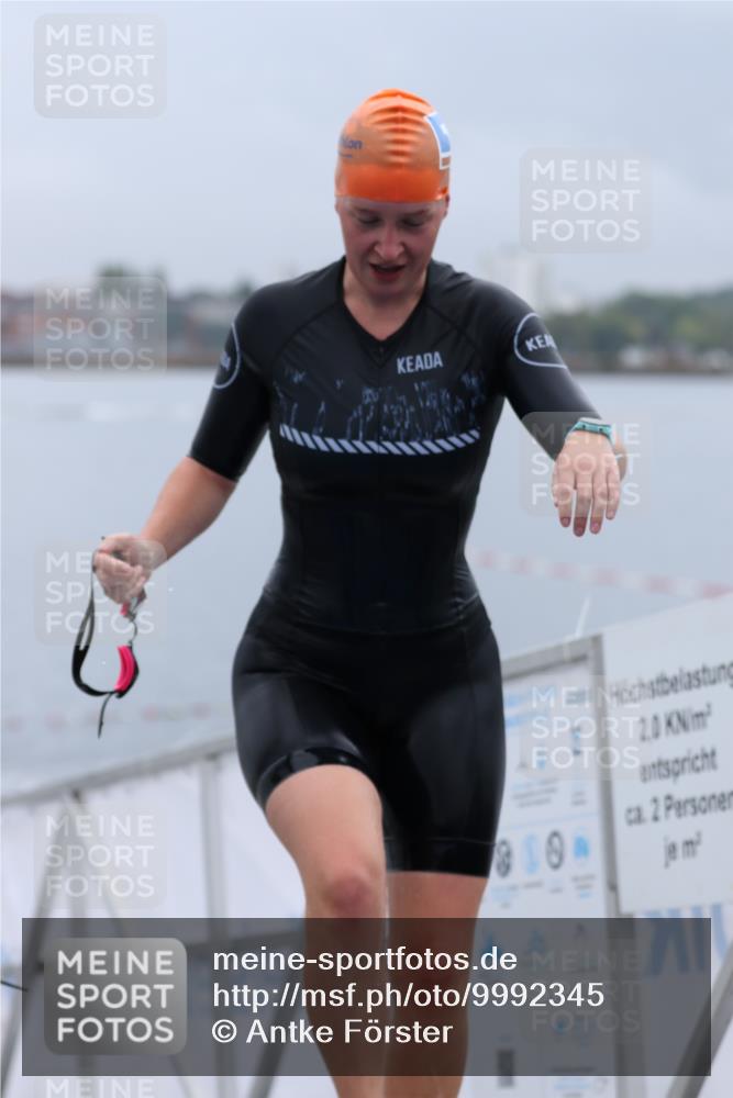 16.08.2026 - KN Förde Triathlon 2026 Antke Förster http://msf.ph/oto/9992345 16.08.2026 09:11:27 Schwimmen 1, 112, 113, 117, 118, 122, 140, 117, 133, 142 meine-sportfotos.de