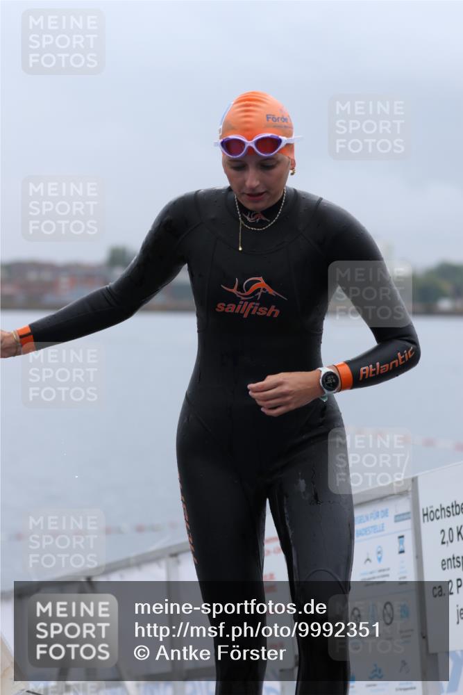 16.08.2026 - KN Förde Triathlon 2026 Antke Förster http://msf.ph/oto/9992351 16.08.2026 09:11:35 Schwimmen 117, 118, 122, 133, 140, 133, 142 meine-sportfotos.de