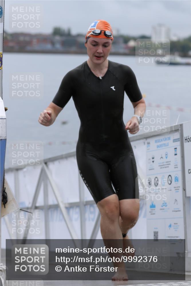 16.08.2026 - KN Förde Triathlon 2026 Antke Förster http://msf.ph/oto/9992376 16.08.2026 09:12:40 Schwimmen 127, 129, 130, 143, 160 meine-sportfotos.de