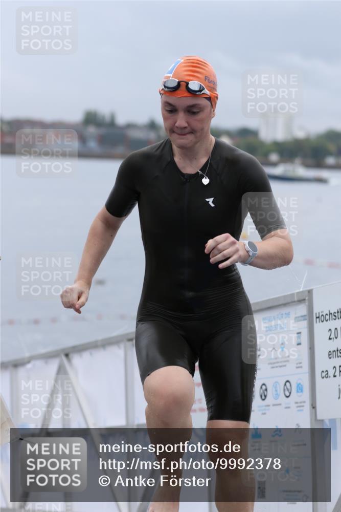 16.08.2026 - KN Förde Triathlon 2026 Antke Förster http://msf.ph/oto/9992378 16.08.2026 09:12:40 Schwimmen 127, 129, 130, 143, 160 meine-sportfotos.de