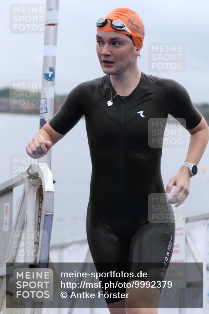 16.08.2026 - KN Förde Triathlon 2026 Antke Förster http://msf.ph/oto/9992379 16.08.2026 09:12:41 Schwimmen 127, 129, 130, 143, 160 meine-sportfotos.de
