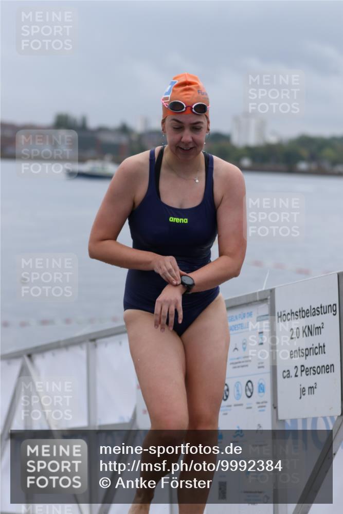 16.08.2026 - KN Förde Triathlon 2026 Antke Förster http://msf.ph/oto/9992384 16.08.2026 09:12:49 Schwimmen 130, 129, 143, 160 meine-sportfotos.de