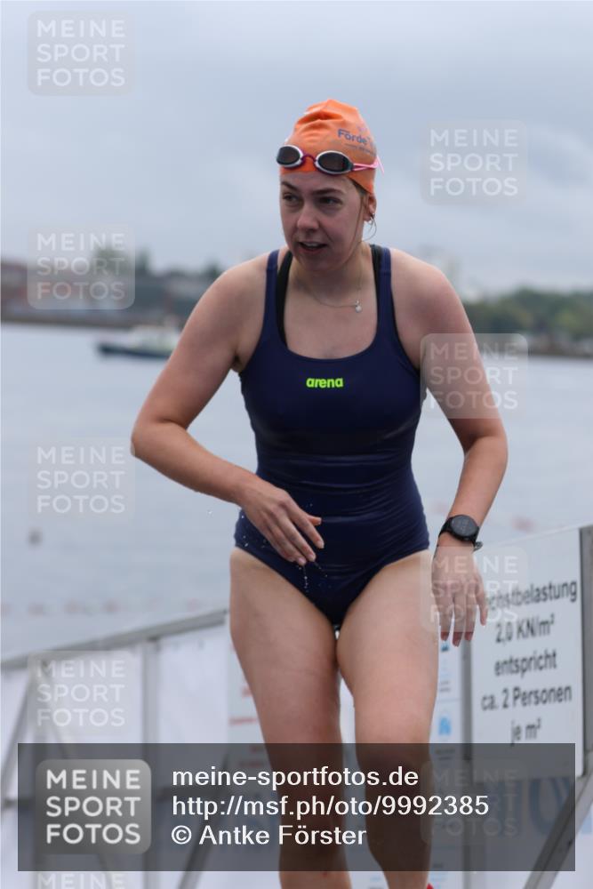 16.08.2026 - KN Förde Triathlon 2026 Antke Förster http://msf.ph/oto/9992385 16.08.2026 09:12:50 Schwimmen 130, 129, 143, 160 meine-sportfotos.de