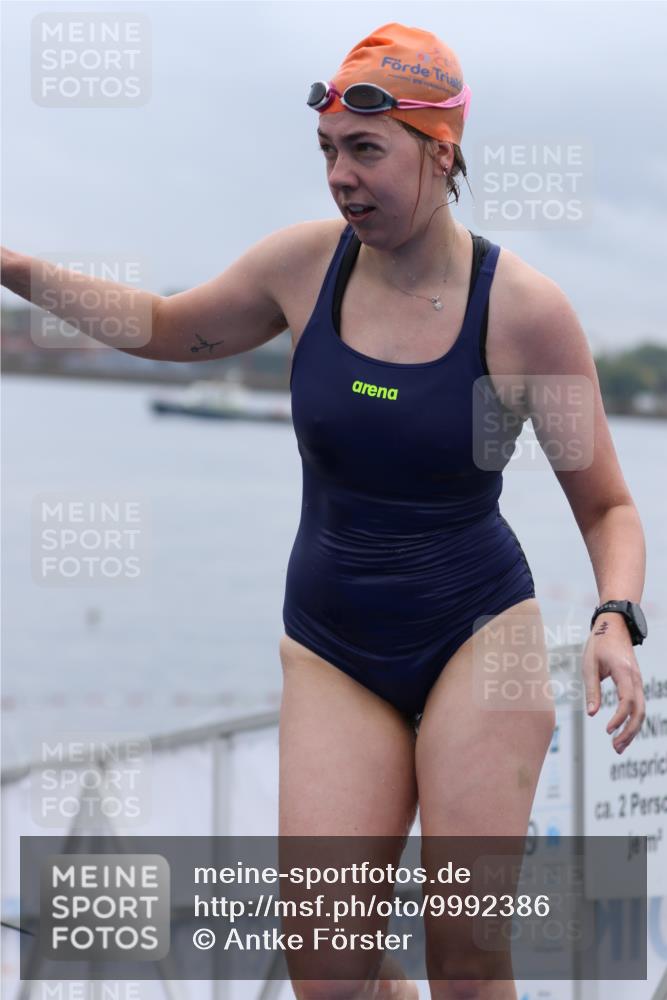 16.08.2026 - KN Förde Triathlon 2026 Antke Förster http://msf.ph/oto/9992386 16.08.2026 09:12:50 Schwimmen 130, 129, 143, 160 meine-sportfotos.de