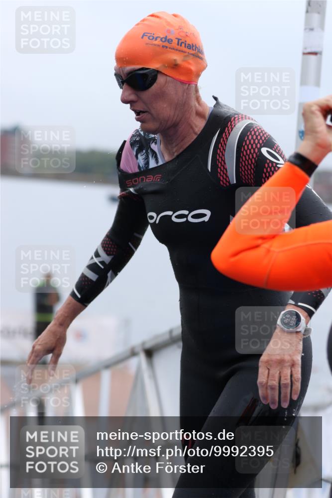 16.08.2026 - KN Förde Triathlon 2026 Antke Förster http://msf.ph/oto/9992395 16.08.2026 09:13:04 Schwimmen 129, 130, 143, 160, 131 meine-sportfotos.de
