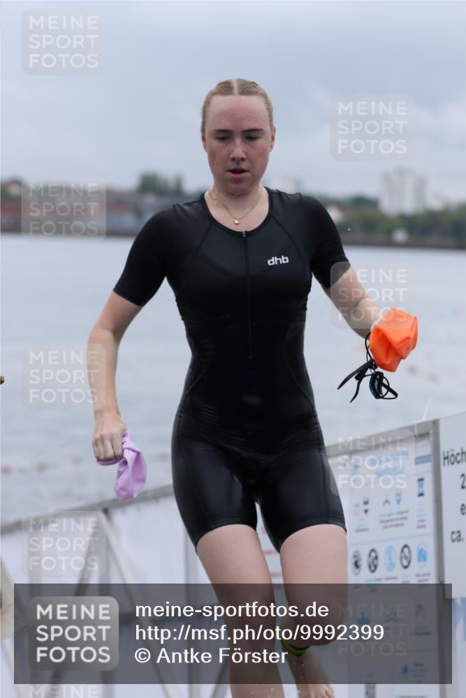 16.08.2026 - KN Förde Triathlon 2026 Antke Förster http://msf.ph/oto/9992399 16.08.2026 09:13:29 Schwimmen 131, 108, 123, 124, 131, 148, 185 meine-sportfotos.de