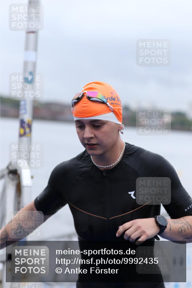 16.08.2026 - KN Förde Triathlon 2026 Antke Förster http://msf.ph/oto/9992435 16.08.2026 09:13:59 Schwimmen 120, 123, 148, 185, 120, 125, 154 meine-sportfotos.de