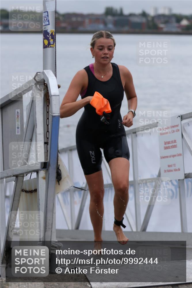 16.08.2026 - KN Förde Triathlon 2026 Antke Förster http://msf.ph/oto/9992444 16.08.2026 09:14:23 Schwimmen 120, 154, 125, 147, 149, 155, 162 meine-sportfotos.de