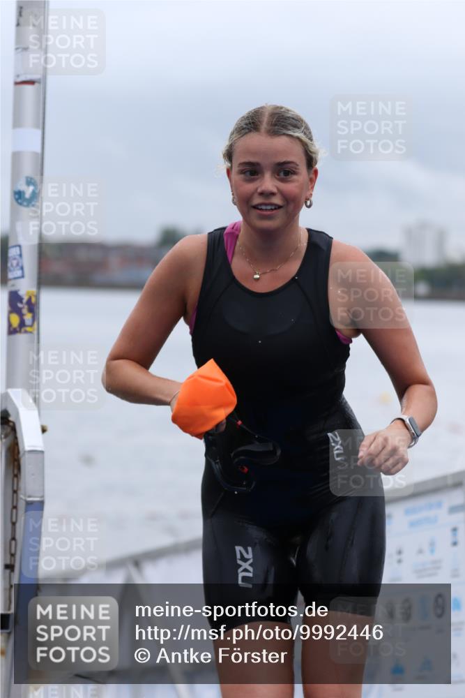 16.08.2026 - KN Förde Triathlon 2026 Antke Förster http://msf.ph/oto/9992446 16.08.2026 09:14:23 Schwimmen 120, 154, 125, 147, 149, 155, 162 meine-sportfotos.de