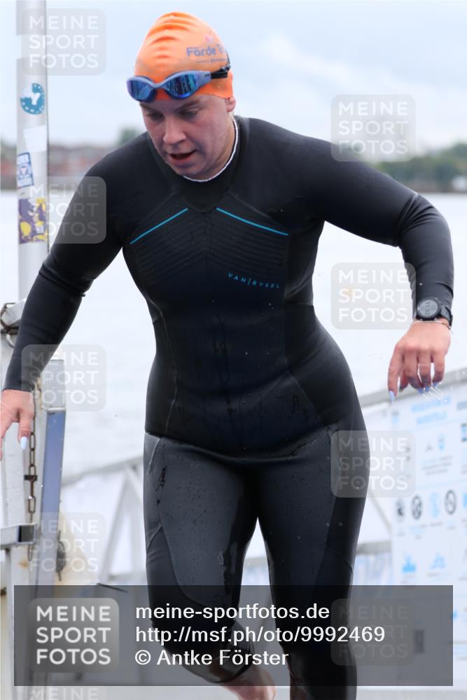 16.08.2026 - KN Förde Triathlon 2026 Antke Förster http://msf.ph/oto/9992469 16.08.2026 09:14:54 Schwimmen 147, 149, 162, 135, 145, 153, 158, 159 meine-sportfotos.de