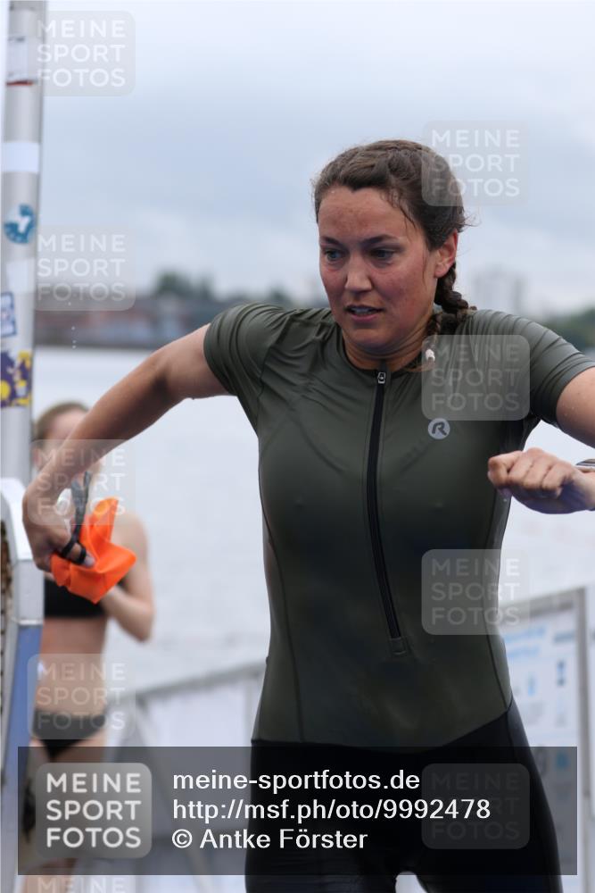 16.08.2026 - KN Förde Triathlon 2026 Antke Förster http://msf.ph/oto/9992478 16.08.2026 09:15:06 Schwimmen 147, 158, 159, 135, 145, 150, 153 meine-sportfotos.de