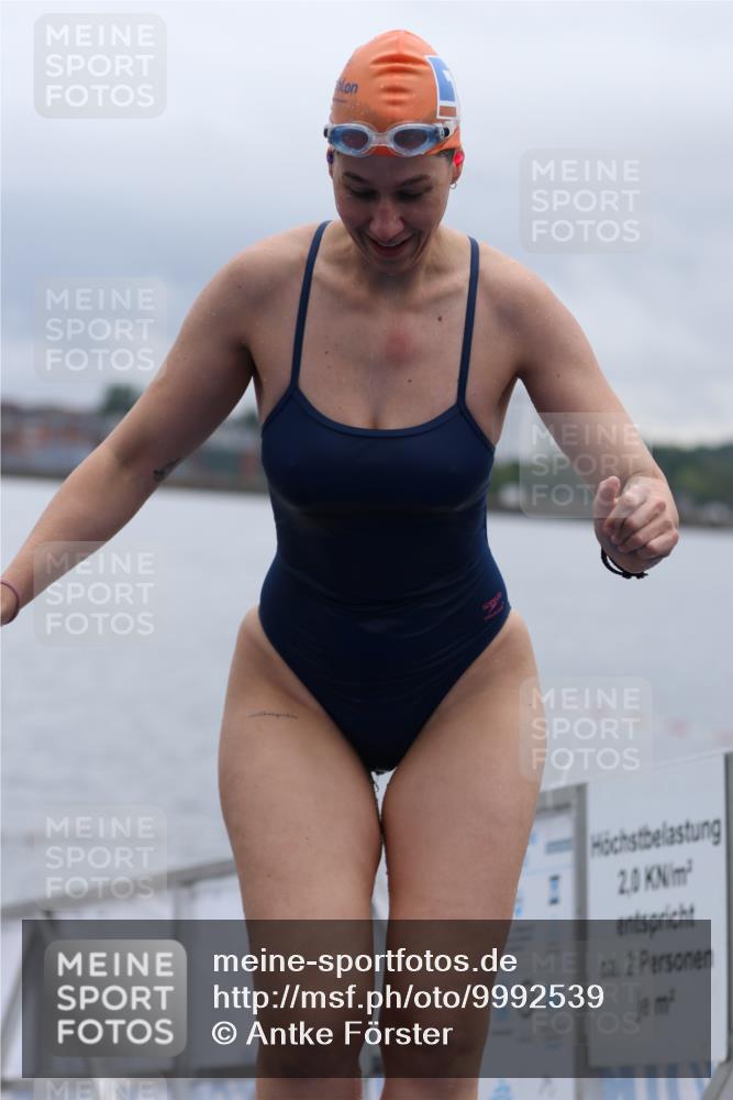16.08.2026 - KN Förde Triathlon 2026 Antke Förster http://msf.ph/oto/9992539 16.08.2026 09:16:55 Schwimmen 152, 165, 169, 177, 138, 139, 166, 177, 180, 186 meine-sportfotos.de