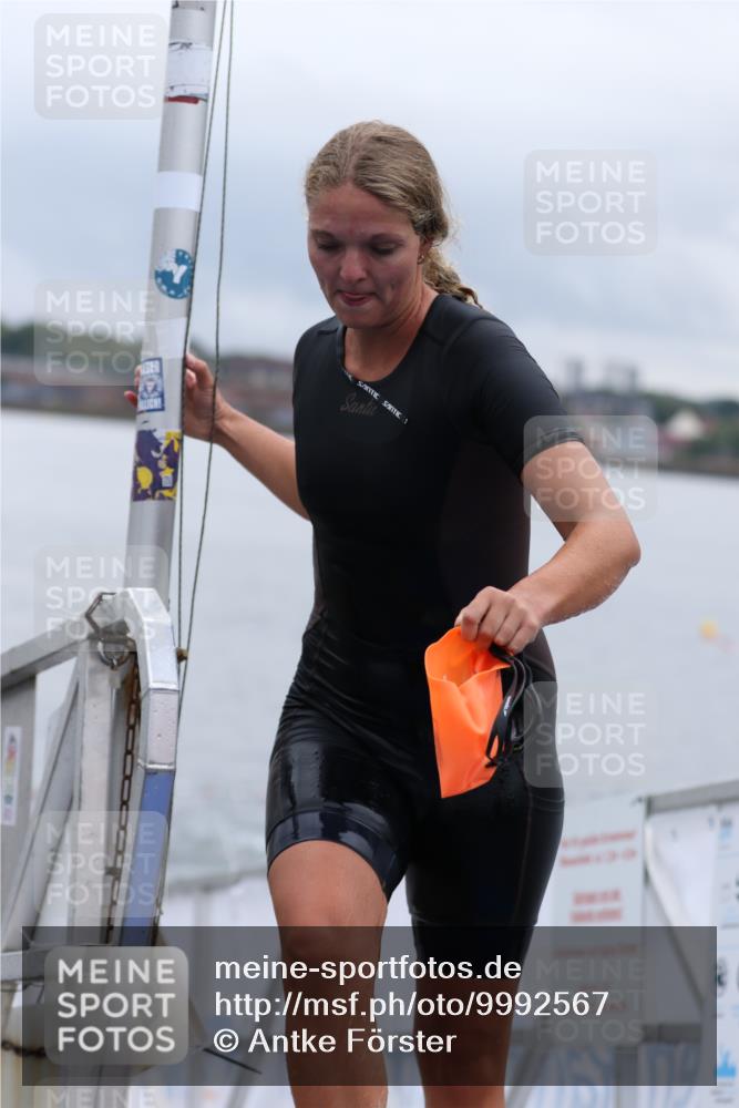 16.08.2026 - KN Förde Triathlon 2026 Antke Förster http://msf.ph/oto/9992567 16.08.2026 09:17:26 Schwimmen 103, 139, 166, 186, 187, 103, 172, 174, 197 meine-sportfotos.de