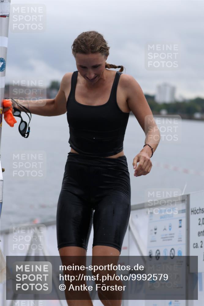 16.08.2026 - KN Förde Triathlon 2026 Antke Förster http://msf.ph/oto/9992579 16.08.2026 09:17:44 Schwimmen 103, 139, 172, 174, 187, 126, 156, 171, 176, 190, 191, 197 meine-sportfotos.de