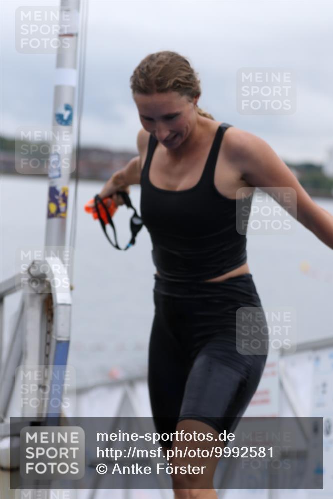 16.08.2026 - KN Förde Triathlon 2026 Antke Förster http://msf.ph/oto/9992581 16.08.2026 09:17:44 Schwimmen 103, 139, 172, 174, 187, 126, 156, 171, 176, 190, 191, 197 meine-sportfotos.de