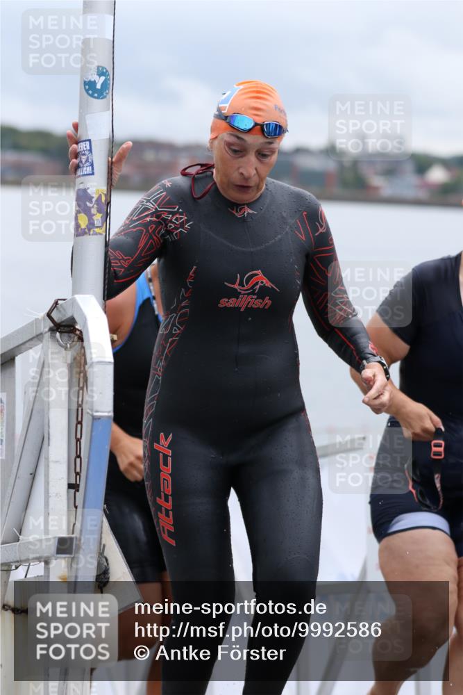 16.08.2026 - KN Förde Triathlon 2026 Antke Förster http://msf.ph/oto/9992586 16.08.2026 09:17:54 Schwimmen 156, 171, 172, 174, 197, 126, 156, 163, 176, 189, 190, 191 meine-sportfotos.de