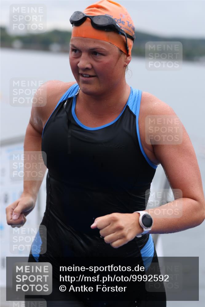 16.08.2026 - KN Förde Triathlon 2026 Antke Förster http://msf.ph/oto/9992592 16.08.2026 09:17:56 Schwimmen 156, 171, 172, 174, 190, 197, 126, 163, 176, 189, 191 meine-sportfotos.de