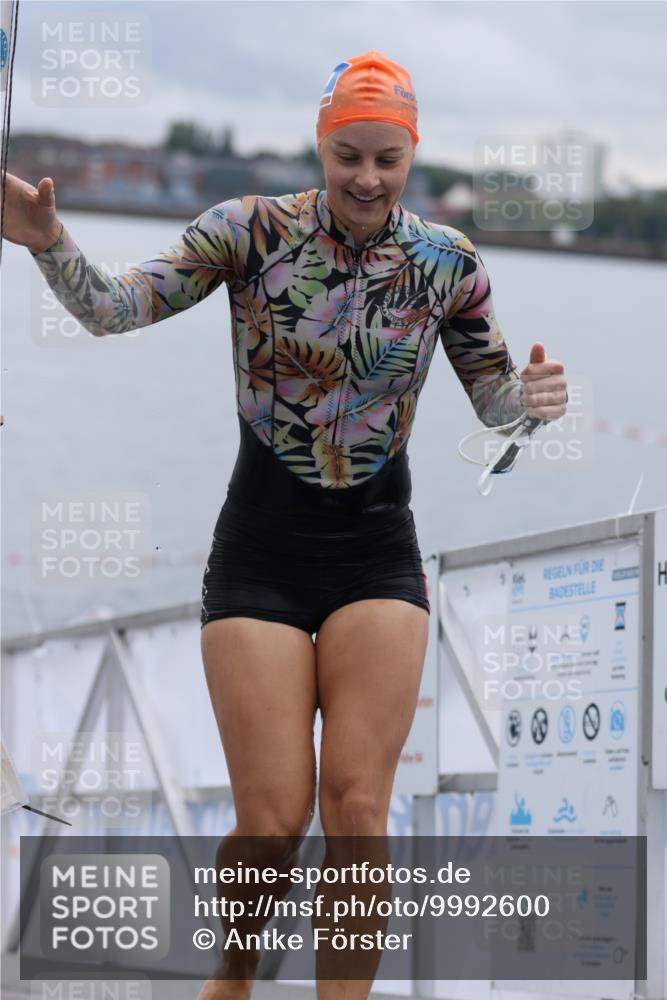 16.08.2026 - KN Förde Triathlon 2026 Antke Förster http://msf.ph/oto/9992600 16.08.2026 09:18:02 Schwimmen 126, 156, 171, 172, 174, 190, 191, 197, 163, 176, 189, 192, 203 meine-sportfotos.de