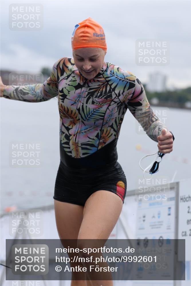 16.08.2026 - KN Förde Triathlon 2026 Antke Förster http://msf.ph/oto/9992601 16.08.2026 09:18:03 Schwimmen 126, 156, 171, 172, 174, 190, 191, 197, 163, 176, 178, 189, 192, 203 meine-sportfotos.de
