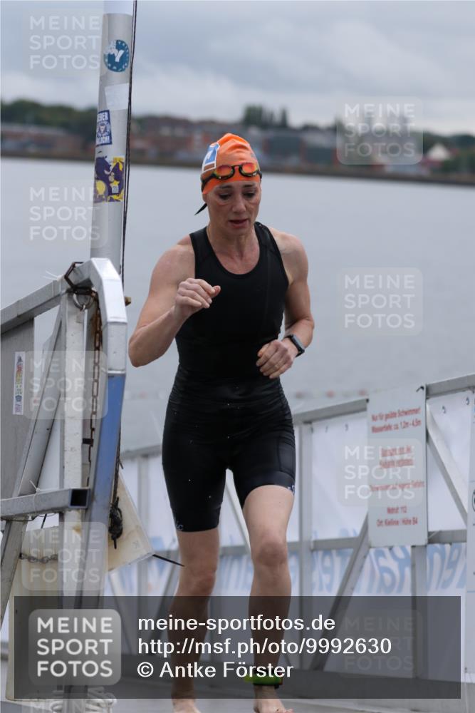 16.08.2026 - KN Förde Triathlon 2026 Antke Förster http://msf.ph/oto/9992630 16.08.2026 09:18:45 Schwimmen 178, 192, 200, 203, 206, 164, 194, 195, 198, 205, 212, 225 meine-sportfotos.de