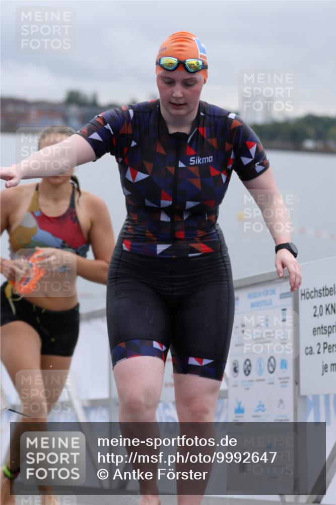 16.08.2026 - KN Förde Triathlon 2026 Antke Förster http://msf.ph/oto/9992647 16.08.2026 09:18:58 Schwimmen 164, 198, 200, 205, 206, 184, 194, 195, 205, 211, 212, 225 meine-sportfotos.de