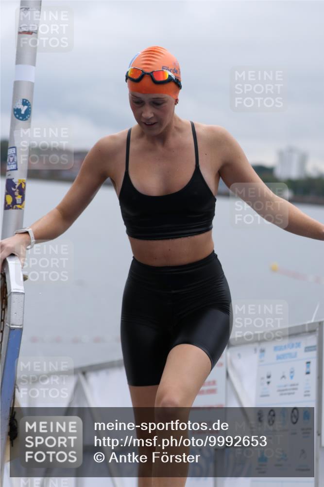 16.08.2026 - KN Förde Triathlon 2026 Antke Förster http://msf.ph/oto/9992653 16.08.2026 09:19:01 Schwimmen 164, 194, 198, 200, 205, 206, 212, 184, 194, 195, 204, 211, 225 meine-sportfotos.de