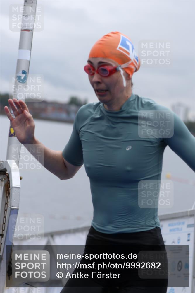 16.08.2026 - KN Förde Triathlon 2026 Antke Förster http://msf.ph/oto/9992682 16.08.2026 09:19:27 Schwimmen 184, 195, 204, 211, 225, 181, 201 meine-sportfotos.de