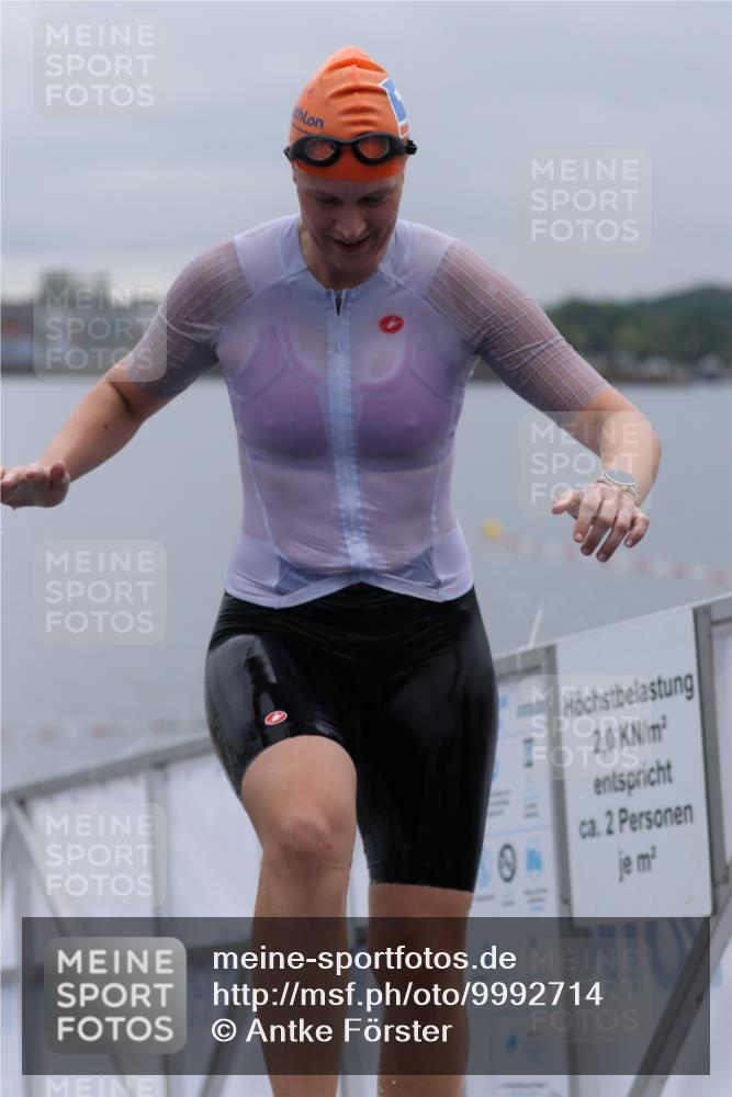 16.08.2026 - KN Förde Triathlon 2026 Antke Förster http://msf.ph/oto/9992714 16.08.2026 09:20:56 Schwimmen 179, 137, 167, 214, 230, 239 meine-sportfotos.de