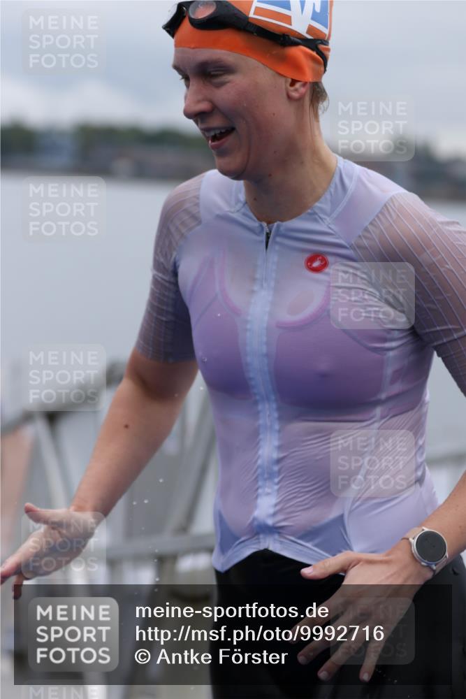 16.08.2026 - KN Förde Triathlon 2026 Antke Förster http://msf.ph/oto/9992716 16.08.2026 09:20:58 Schwimmen 179, 239, 137, 167, 214, 230, 248 meine-sportfotos.de