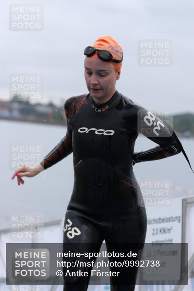 16.08.2026 - KN Förde Triathlon 2026 Antke Förster http://msf.ph/oto/9992738 16.08.2026 09:21:13 Schwimmen 137, 167, 214, 230, 239, 213, 235, 248 meine-sportfotos.de