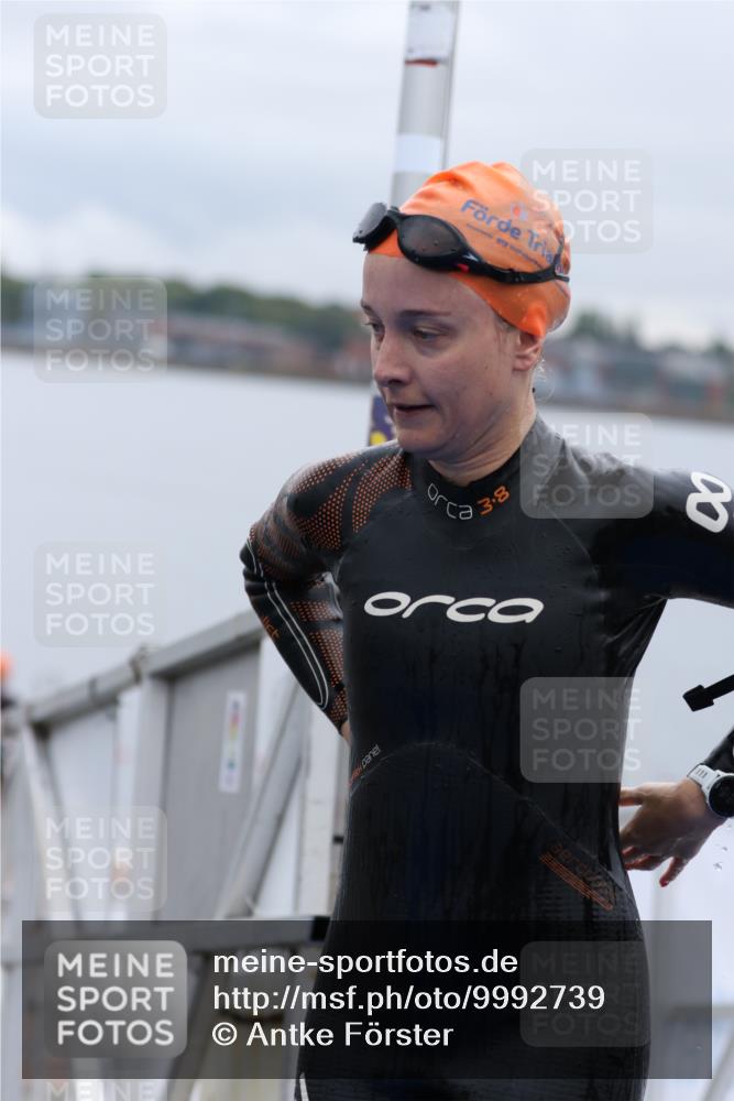 16.08.2026 - KN Förde Triathlon 2026 Antke Förster http://msf.ph/oto/9992739 16.08.2026 09:21:13 Schwimmen 137, 167, 214, 230, 239, 213, 235, 248 meine-sportfotos.de