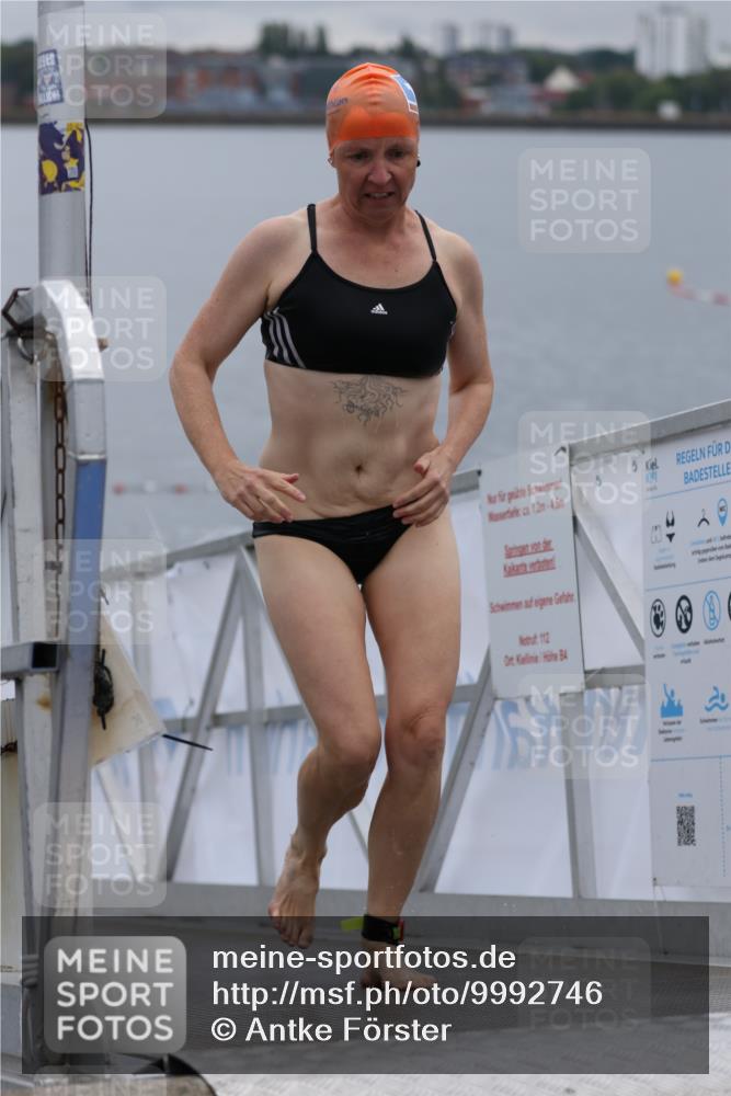 16.08.2026 - KN Förde Triathlon 2026 Antke Förster http://msf.ph/oto/9992746 16.08.2026 09:21:32 Schwimmen 167, 214, 248, 188, 202, 213, 235 meine-sportfotos.de