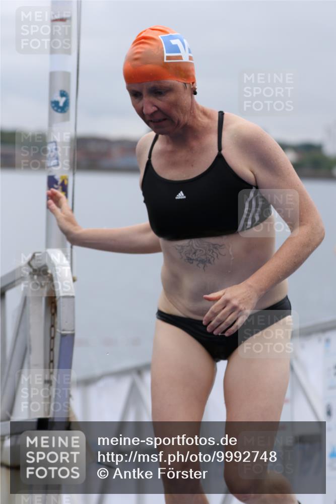 16.08.2026 - KN Förde Triathlon 2026 Antke Förster http://msf.ph/oto/9992748 16.08.2026 09:21:33 Schwimmen 214, 248, 188, 202, 213, 215, 235 meine-sportfotos.de