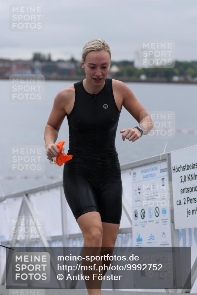 16.08.2026 - KN Förde Triathlon 2026 Antke Förster http://msf.ph/oto/9992752 16.08.2026 09:21:38 Schwimmen 213, 235, 248, 188, 202, 215, 229, 235, 242 meine-sportfotos.de