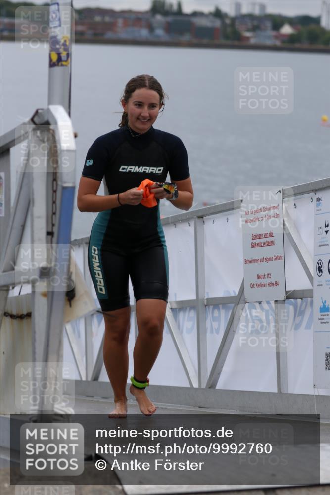 16.08.2026 - KN Förde Triathlon 2026 Antke Förster http://msf.ph/oto/9992760 16.08.2026 09:21:50 Schwimmen 202, 213, 235, 188, 215, 217, 229, 232, 242 meine-sportfotos.de
