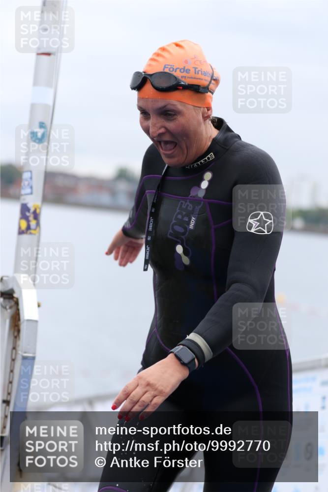 16.08.2026 - KN Förde Triathlon 2026 Antke Förster http://msf.ph/oto/9992770 16.08.2026 09:21:57 Schwimmen 188, 202, 213, 235, 215, 216, 217, 229, 232, 242 meine-sportfotos.de