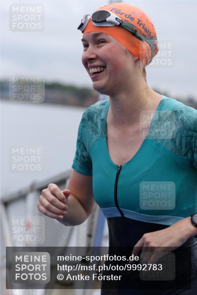 16.08.2026 - KN Förde Triathlon 2026 Antke Förster http://msf.ph/oto/9992783 16.08.2026 09:22:03 Schwimmen 188, 202, 215, 229, 235, 242, 216, 217, 232, 242 meine-sportfotos.de