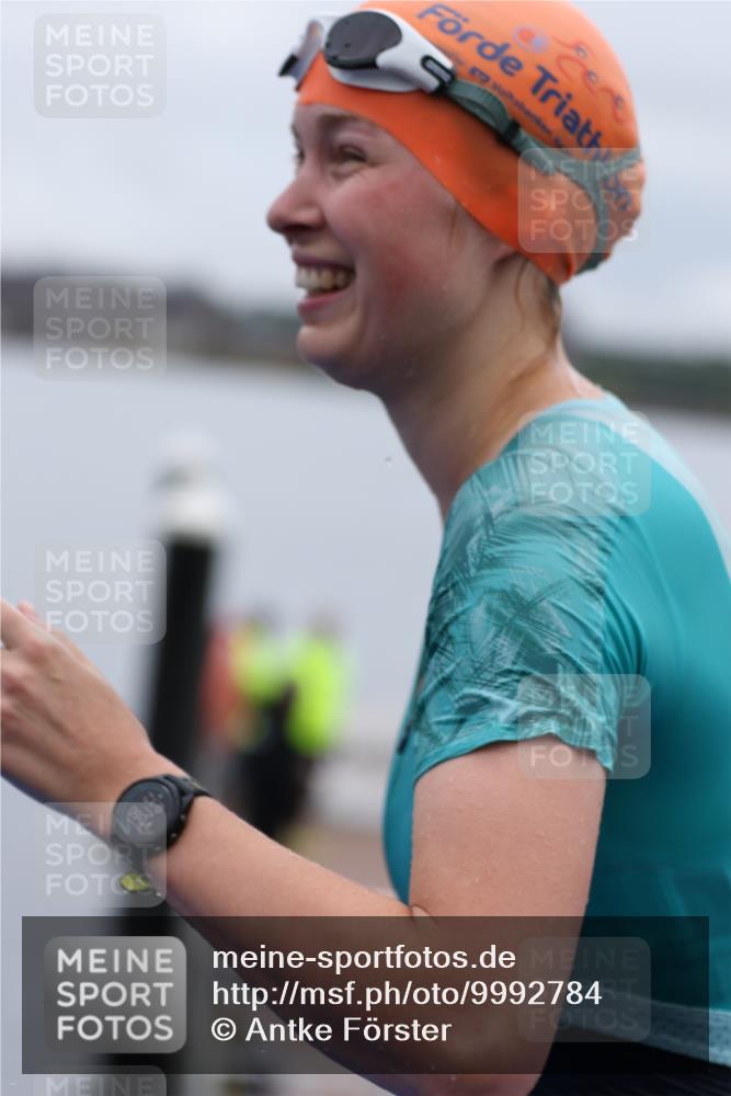 16.08.2026 - KN Förde Triathlon 2026 Antke Förster http://msf.ph/oto/9992784 16.08.2026 09:22:03 Schwimmen 188, 202, 215, 229, 235, 242, 216, 217, 232, 242 meine-sportfotos.de