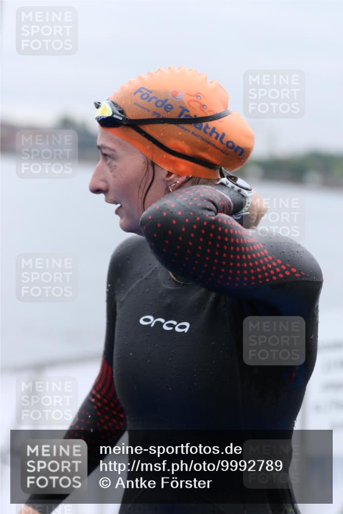 16.08.2026 - KN Förde Triathlon 2026 Antke Förster http://msf.ph/oto/9992789 16.08.2026 09:22:06 Schwimmen 188, 202, 215, 217, 229, 242, 216, 217, 232 meine-sportfotos.de