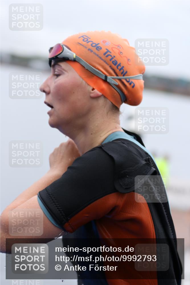 16.08.2026 - KN Förde Triathlon 2026 Antke Förster http://msf.ph/oto/9992793 16.08.2026 09:22:12 Schwimmen 188, 202, 215, 217, 229, 232, 242, 216, 219, 241 meine-sportfotos.de
