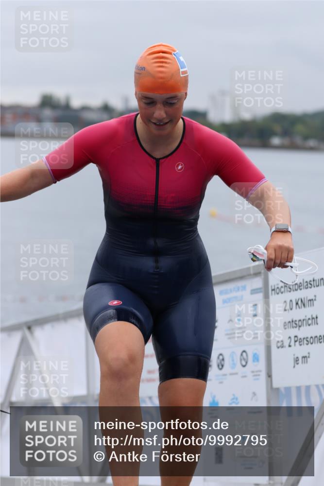 16.08.2026 - KN Förde Triathlon 2026 Antke Förster http://msf.ph/oto/9992795 16.08.2026 09:22:19 Schwimmen 215, 216, 217, 229, 232, 242, 182, 216, 219, 241 meine-sportfotos.de