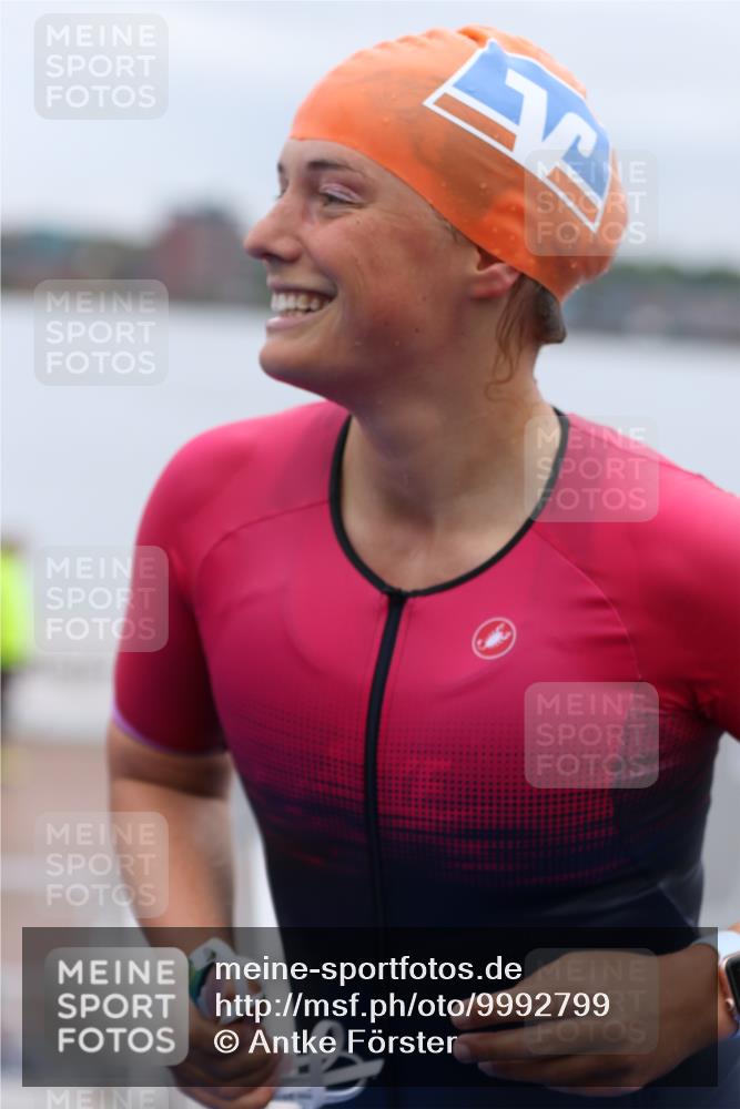 16.08.2026 - KN Förde Triathlon 2026 Antke Förster http://msf.ph/oto/9992799 16.08.2026 09:22:21 Schwimmen 215, 216, 217, 229, 232, 242, 182, 219, 241 meine-sportfotos.de