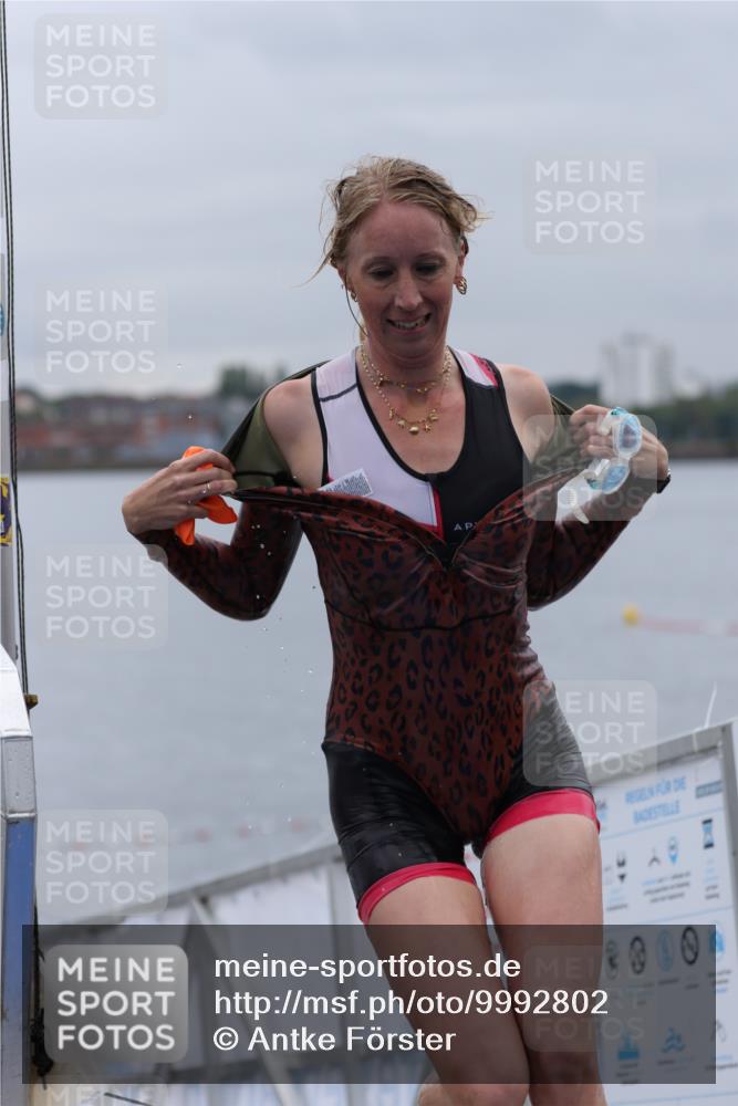 16.08.2026 - KN Förde Triathlon 2026 Antke Förster http://msf.ph/oto/9992802 16.08.2026 09:22:29 Schwimmen 216, 217, 232, 182, 219, 241 meine-sportfotos.de