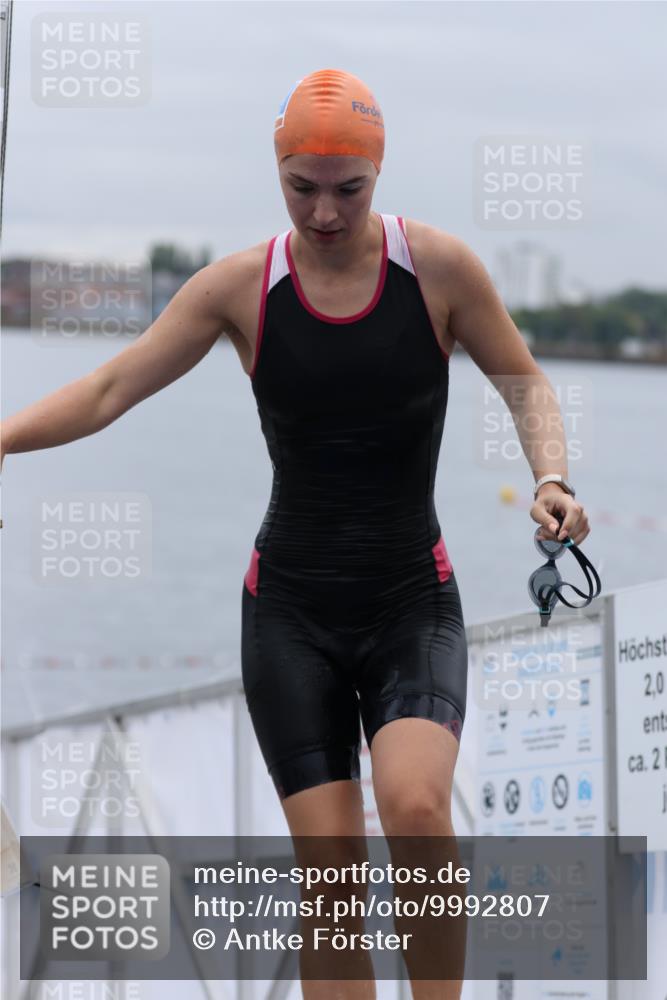16.08.2026 - KN Förde Triathlon 2026 Antke Förster http://msf.ph/oto/9992807 16.08.2026 09:22:33 Schwimmen 216, 219, 232, 241, 182 meine-sportfotos.de