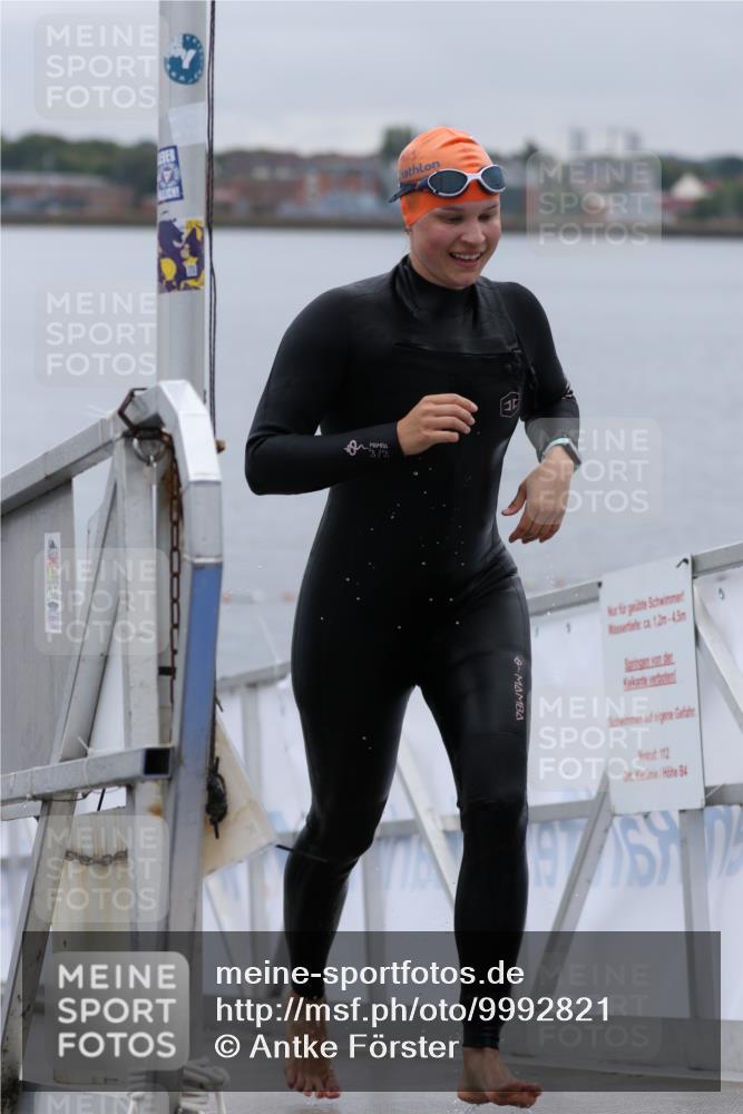 16.08.2026 - KN Förde Triathlon 2026 Antke Förster http://msf.ph/oto/9992821 16.08.2026 09:23:03 Schwimmen 182, 223, 236, 240, 258 meine-sportfotos.de